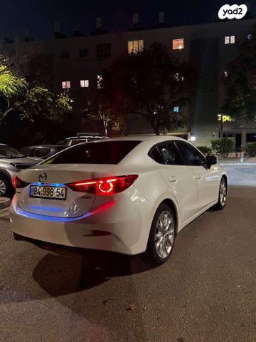 מודעת רכב מאזדה 3
