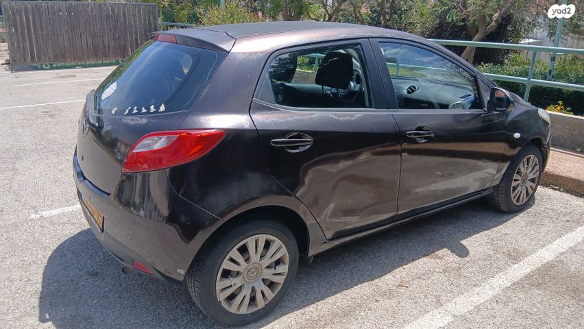 מודעת רכב מאזדה 2