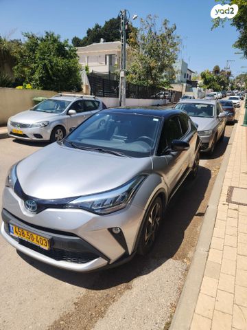 מודעת רכב טויוטה C-HR
