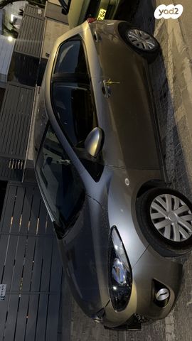 מודעת רכב מאזדה 2