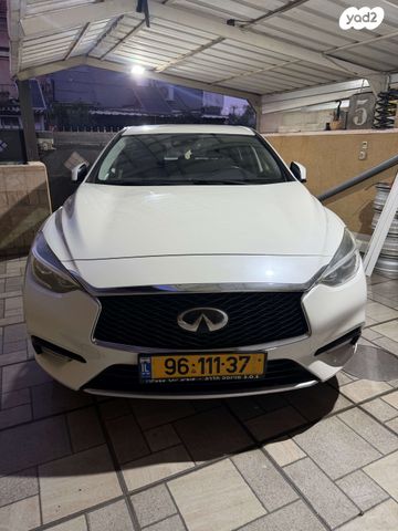 מודעת רכב אינפיניטי Q30
