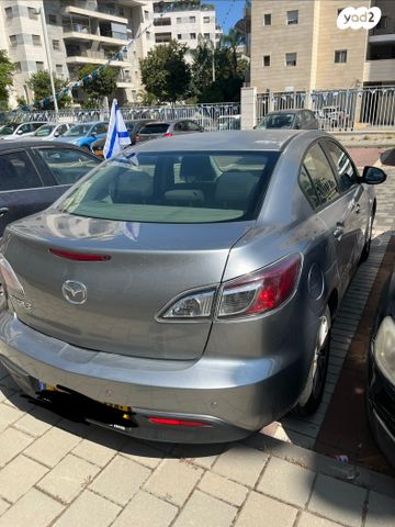 מודעת רכב מאזדה 3