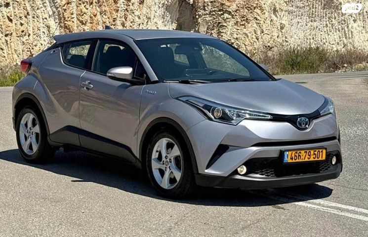 מודעת רכב טויוטה C-HR