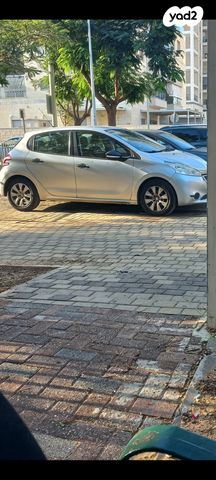 מודעת רכב פיג'ו 208