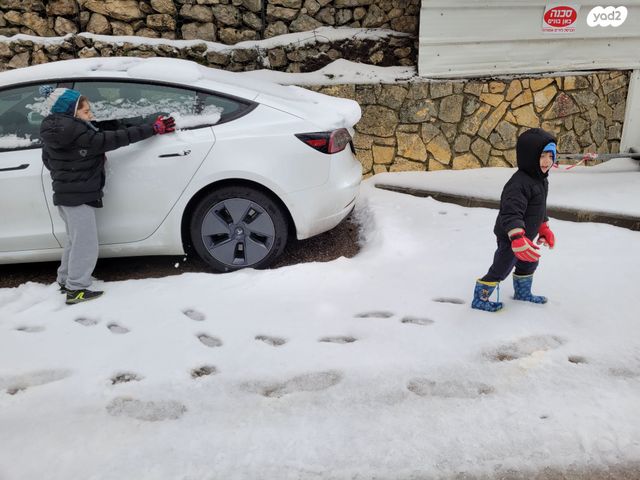 מודעת רכב טסלה מודל 3