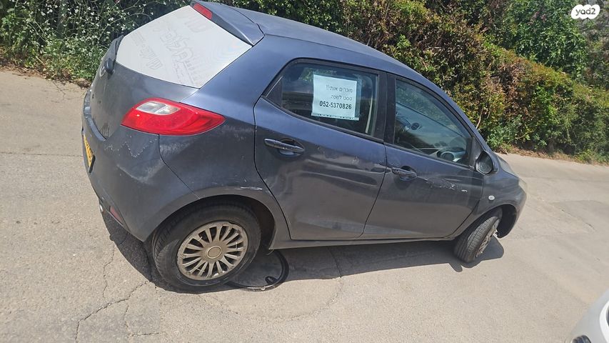 מודעת רכב מאזדה 2