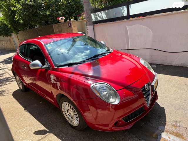 מודעת רכב אלפא רומיאו מיטו