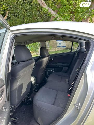 מודעת רכב מאזדה 3