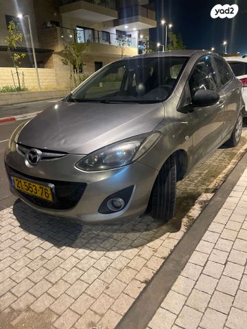 מודעת רכב מאזדה 2