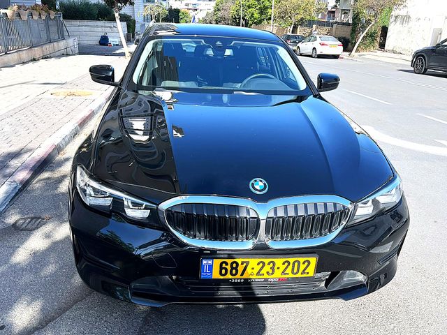 מודעת רכב ב מ וו סדרה 3