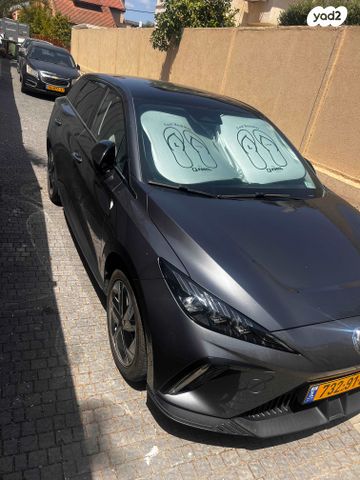 מודעת רכב אם ג'י MG4