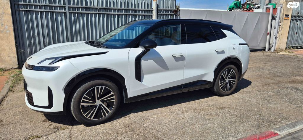 מודעת רכב לינק אנד קו 08