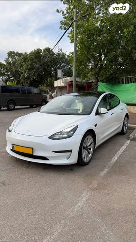 מודעת רכב טסלה מודל 3