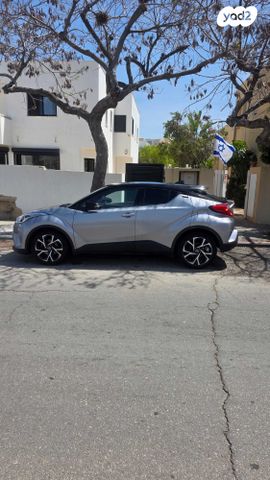 מודעת רכב טויוטה C-HR