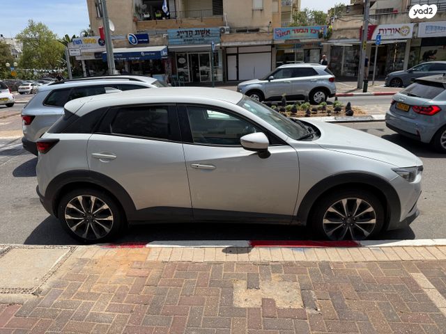 מודעת רכב מאזדה CX-3