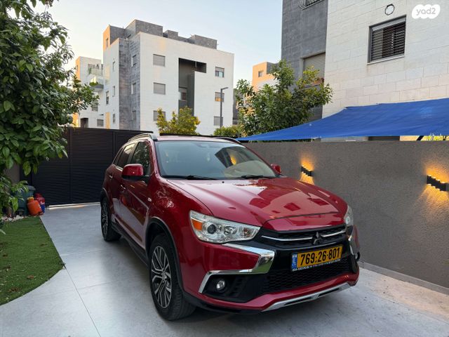 מודעת רכב מיצובישי ASX