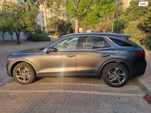 מודעת רכב ג'נסיס GV70