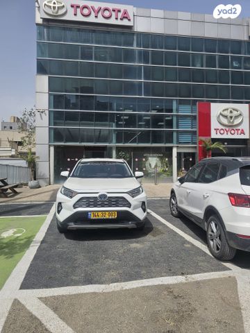 מודעת רכב טויוטה RAV4
