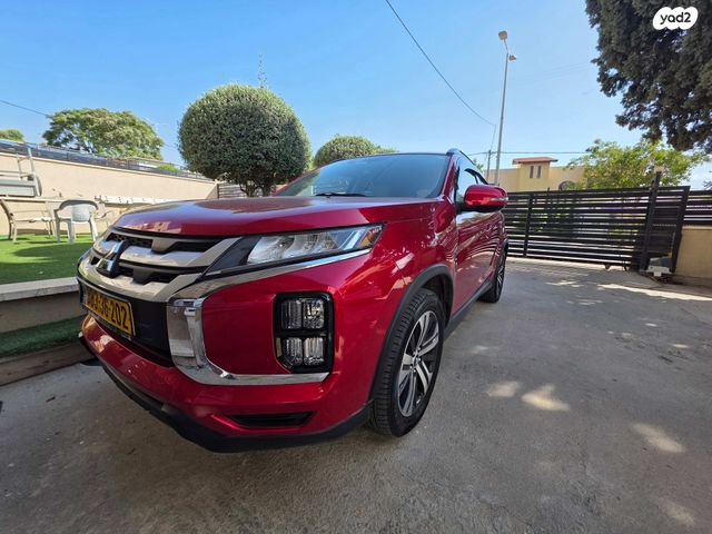 מודעת רכב מיצובישי ASX