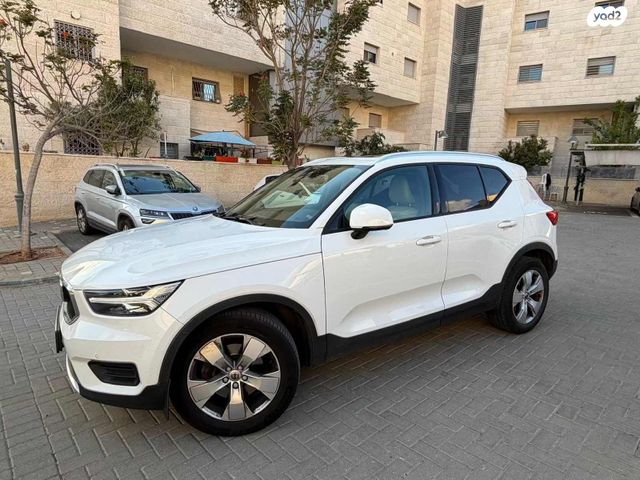 מודעת רכב וולוו XC40
