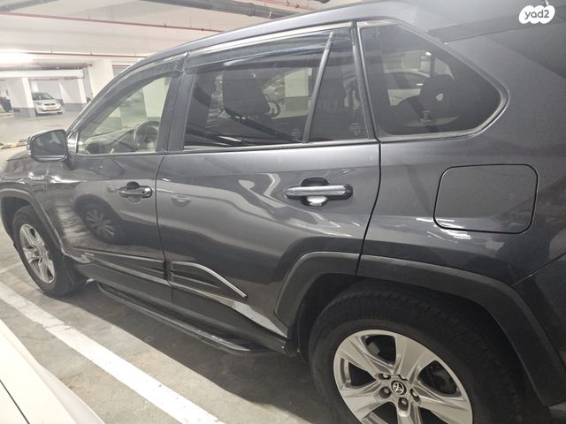 מודעת רכב טויוטה RAV4