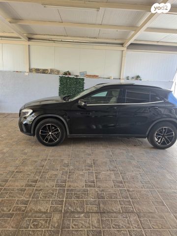 מודעת רכב מרצדס-בנץ GLA