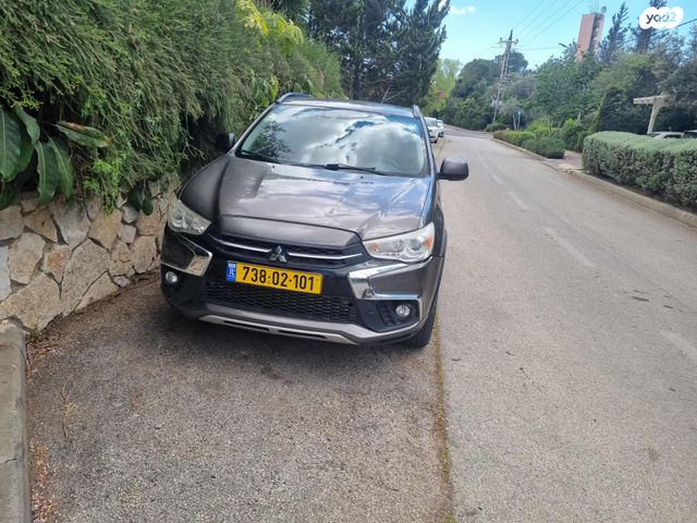 מודעת רכב מיצובישי ASX