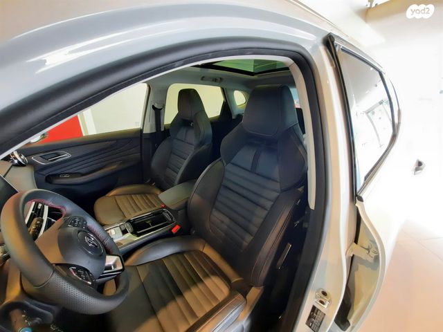 מודעת רכב אם ג'י EHS PHEV