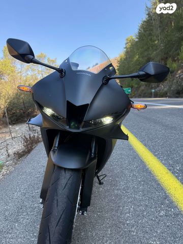מודעת רכב הונדה CBR600RR