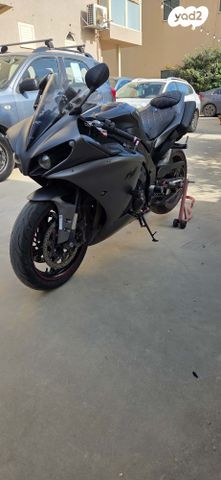 מודעת רכב ימאהה YZF-R1