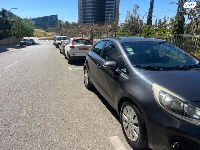 מודעת רכב קיה ריו
