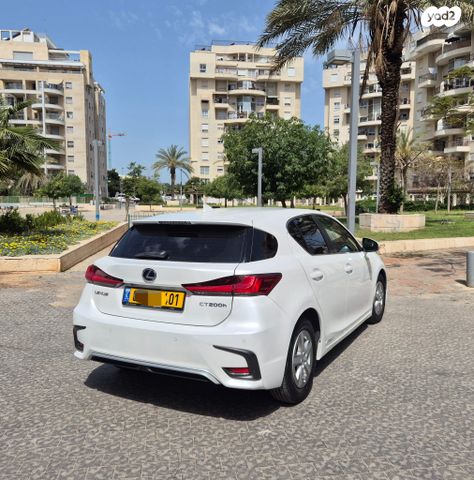 מודעת רכב לקסוס CT