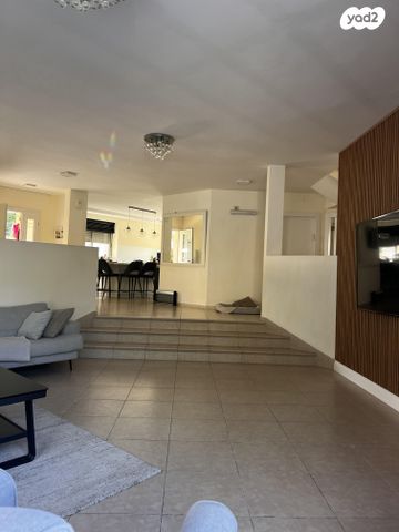 רנה מגריט 12