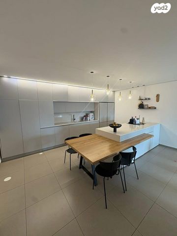 שדרות הרצל 20