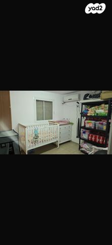 אבן גבירול 8