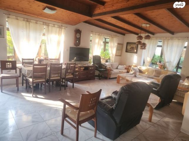 טשרניחובסקי 15