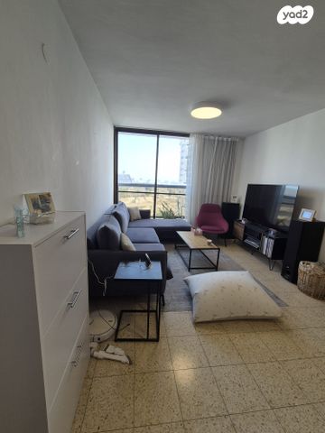 שמעון בן צבי 50