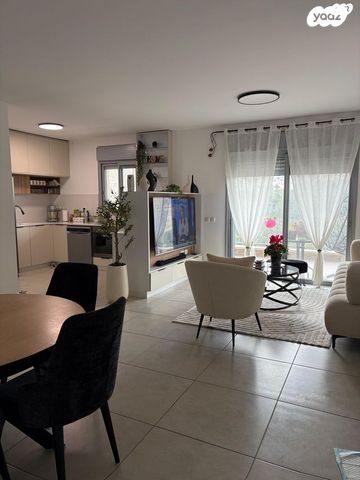 אדמונד סחייק 13