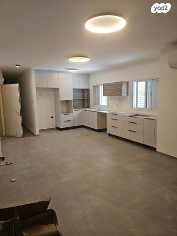 אברהם טביב 17