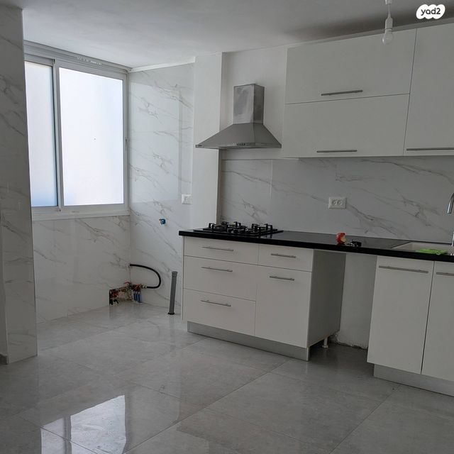 עליזה יאנסן 818