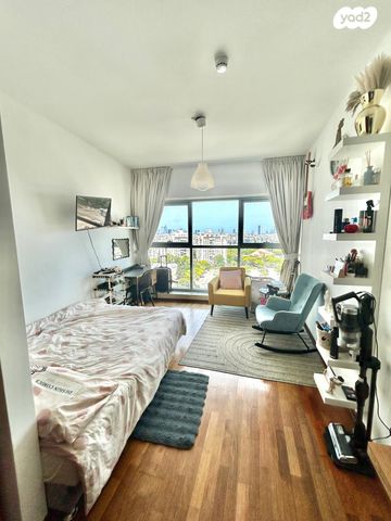 ז'בוטינסקי 50