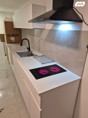 עליזה בגין 27