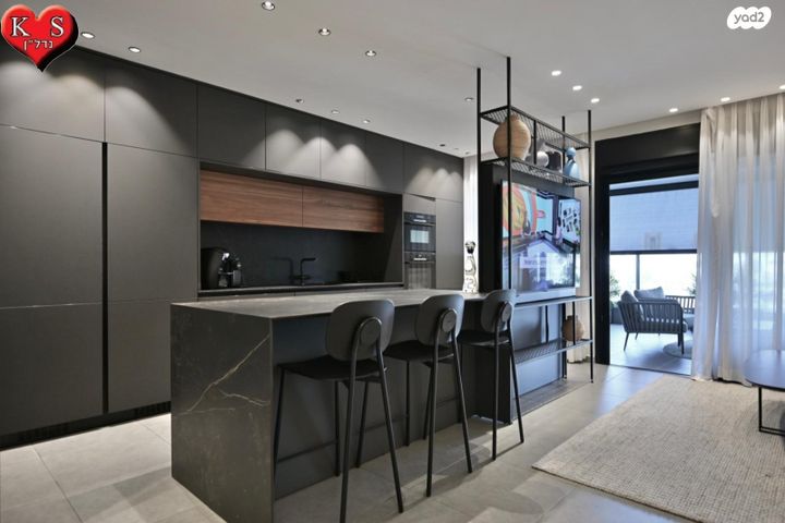 שולמית אלוני 