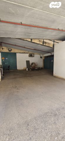 מודעת נכס, שמעון הבורסקאי, אזור תעשיה, בת ים