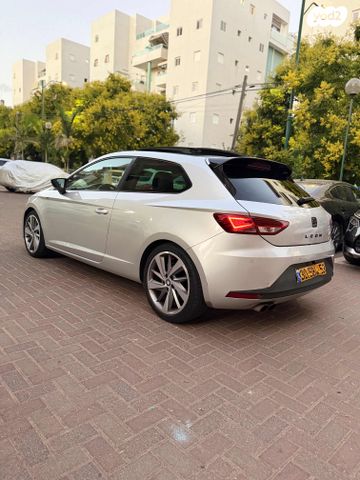 מודעת רכב סיאט לאון