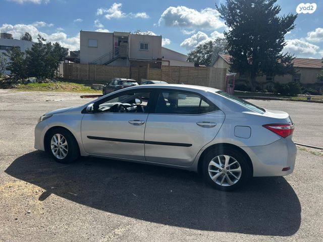 מודעת רכב טויוטה קורולה