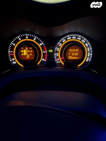 מודעת רכב טויוטה אוריס