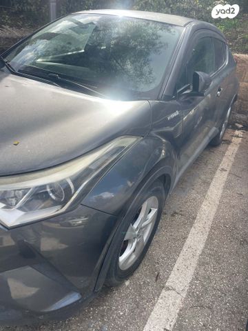 מודעת רכב טויוטה C-HR