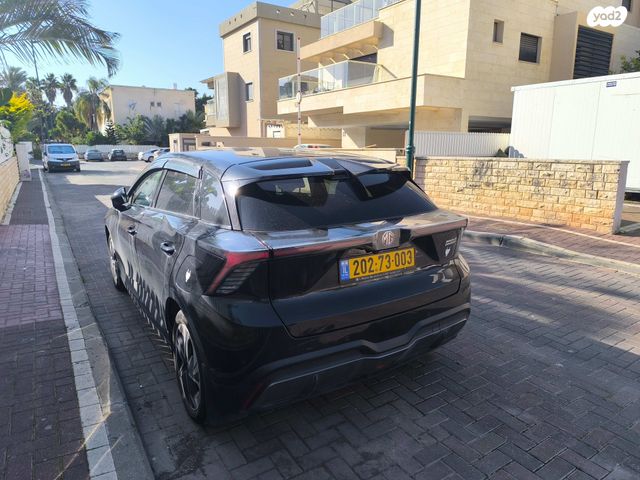 מודעת רכב אם ג'י MG4