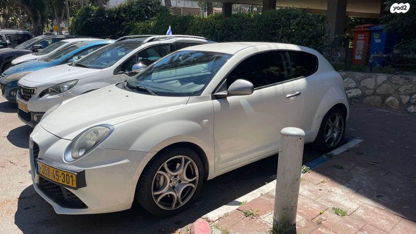 מודעת רכב אלפא רומיאו מיטו